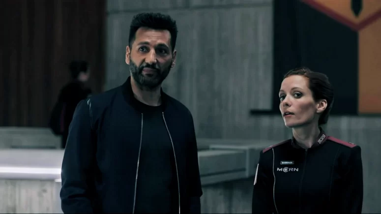 Cas Anvar as Alex Kamal and Lara Jean Chorostecki as Lieutenant Babbage - The Expanse
