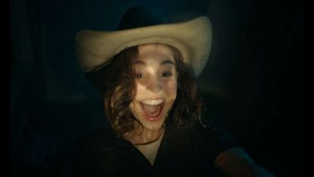 Alba Baptista as Penny in Borderline