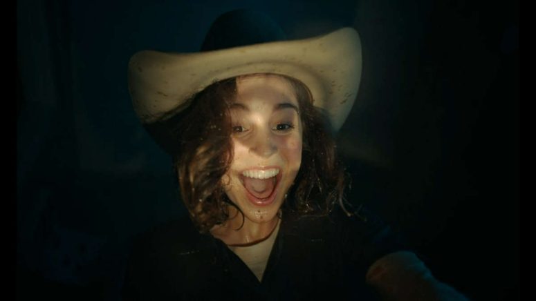 Alba Baptista as Penny in Borderline