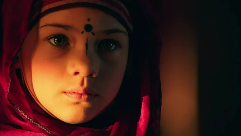 Ava LaFerriere as 13-year-old Dutch - Killjoys 101