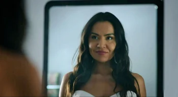 Shannon Baker as the unfortunate maid who tried on the poisoned dress - Wild Cards 211