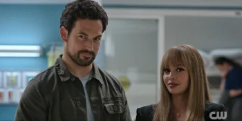 Giaocmo Gianniotti as Cole and Vanessa Morgan as Max - Wild Cards 303