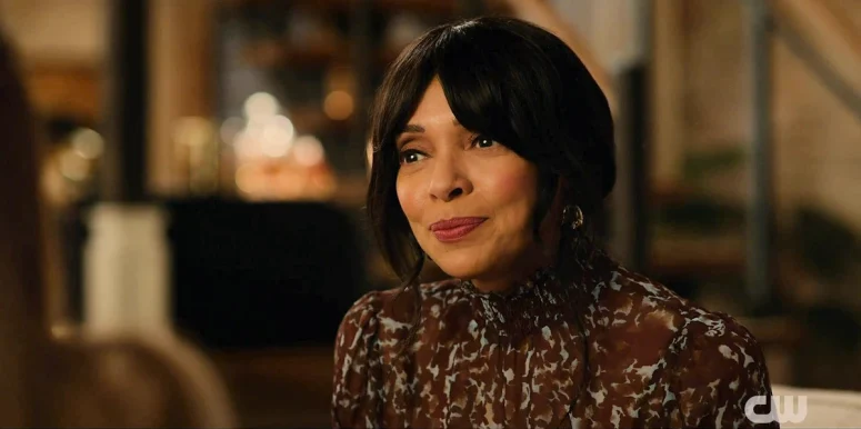 Tamara Taylor as Vivienne - Wild Cards 302