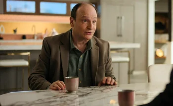 Tom Scholte as Parole Officer Howard - Wild Cards 303