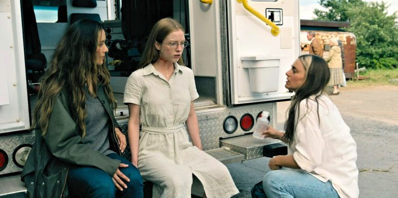 Tabitha (Catalina Sandino Moreno) and Marielle (Kaelen Ohn) calm Sophia (Julia Doyle) after the accident - From 401
