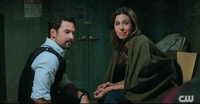 Christina Rosato as Veronica and Giacomo Gianniotti as Cole - Wild Cards 308