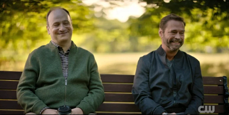 George (Jason Priestley) meets with Parole Officer Howard (Tom Scholte) for the last time - Wild Cards 309