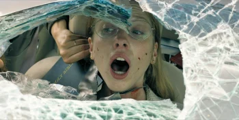 Sophia (Julia Doyle) trapped after the car crash - From 401