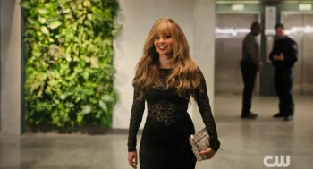 Max (Vanessa Morgan) dressed for the charity event - Wild Cards 308