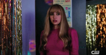 Max (Vanessa Morgan) finds Cole and Jessica dancing in the cafeteria - Wild Cards - 309