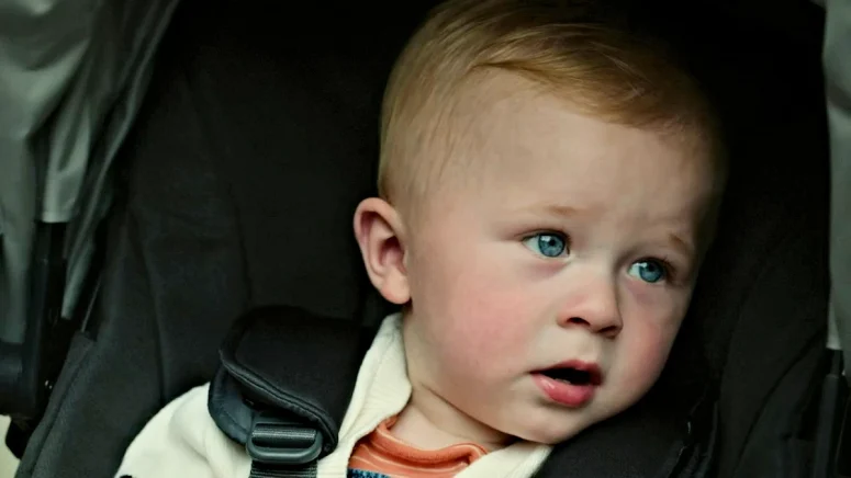 Declan (aka Dex) the actor is uncredited - Private Eyes West Coast 101