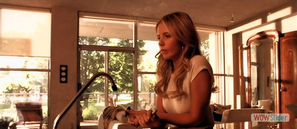 sarah michelle gellar in Harvard Man-10