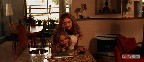 sarah michelle gellar in Harvard Man-6