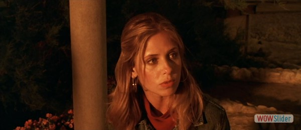 sarah michelle gellar in Harvard Man-8
