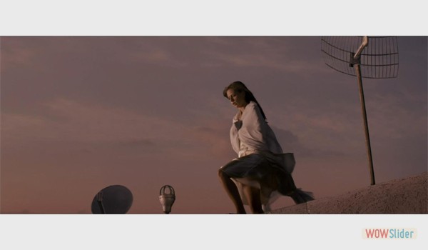 Sarah Michelle Gellar in The Air I Breathe-13