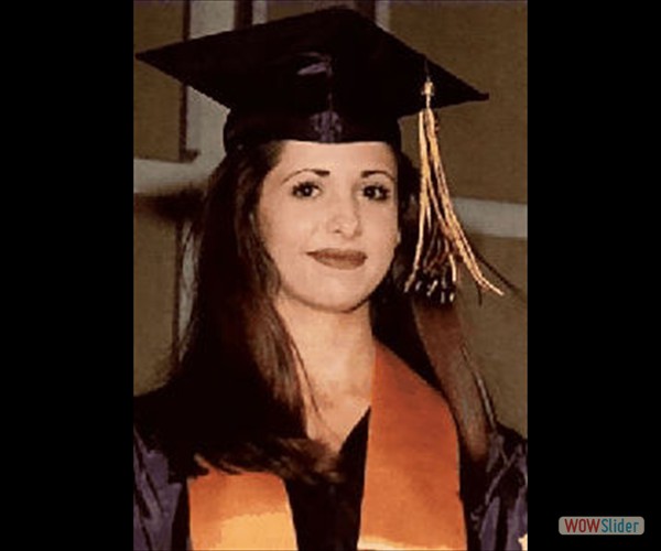 sarah michelle-gellar-graduation-picture-by-ken-offricht
