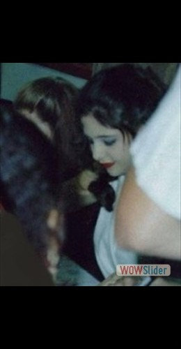 smg_swans_signing_3 Sarah Michelle Gellar signing merchandise for Swans Crossing