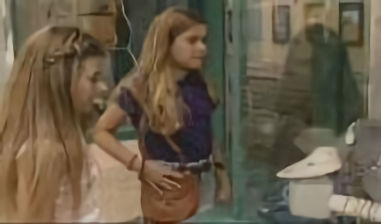 Amanda and Rachel Pace as the young Kelly twins