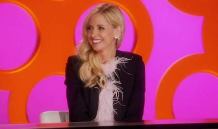 Sarah Michelle Gellar as guest judge on Ru Paul's All Stars